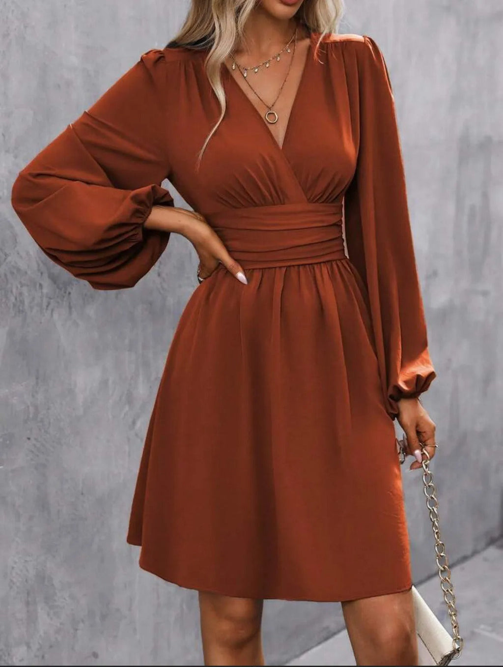 Kleid Damen beige knielang mit V-Ausschnitt und Ballonärmeln